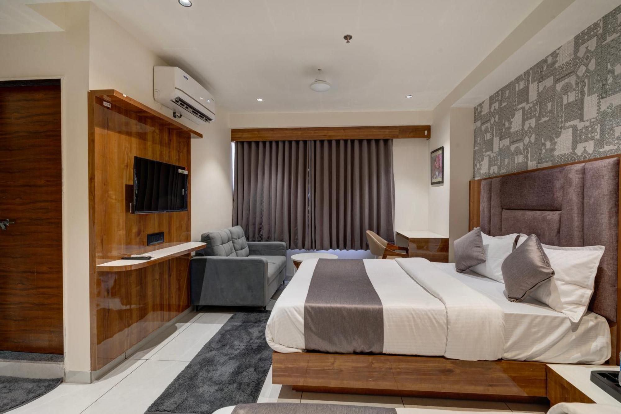 Hotel Shrimad Villa جاندي نجر المظهر الخارجي الصورة